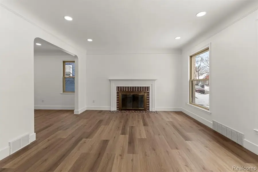 23752 Hollander, Dearborn, MI  - Image #3