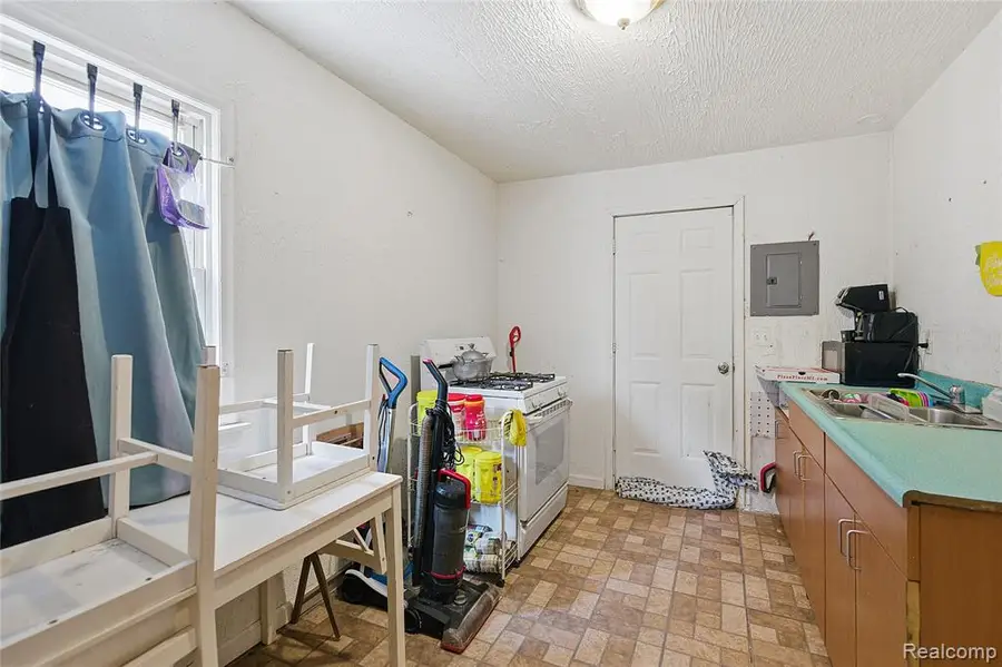 6347 Plainview, Detroit, MI 48228 - #3