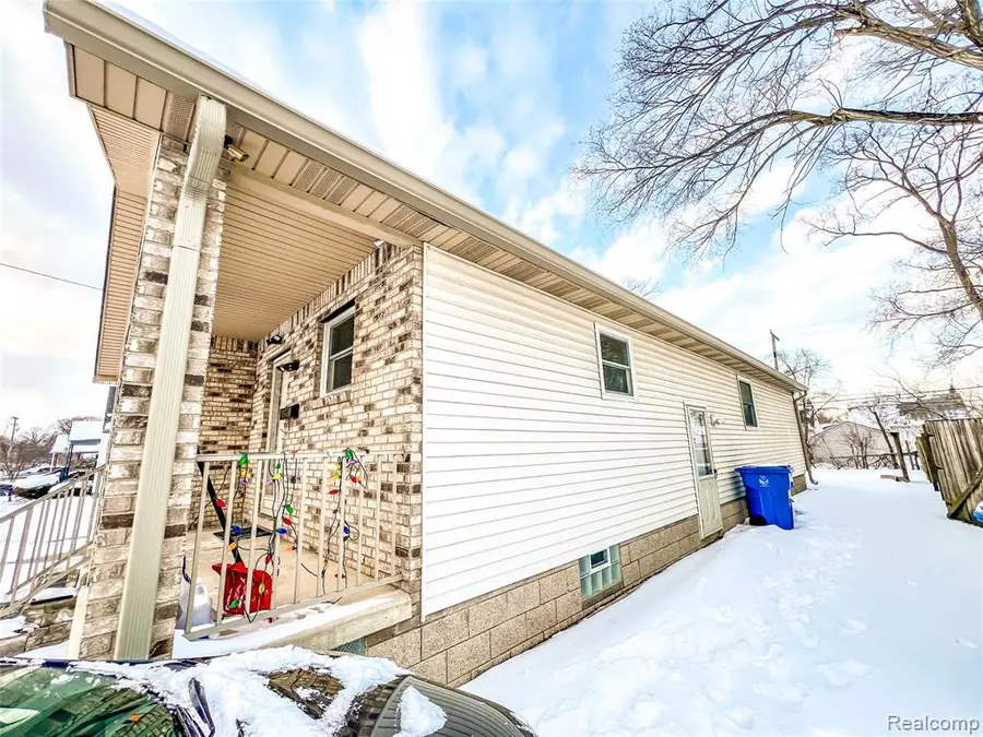 25646 Stanford, Dearborn Heights, MI 48125 - #2