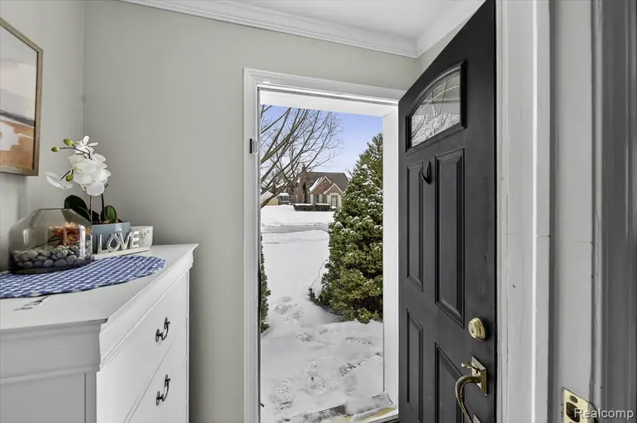 1845 Oxford, Grosse Pointe Woods, MI  - Image #3