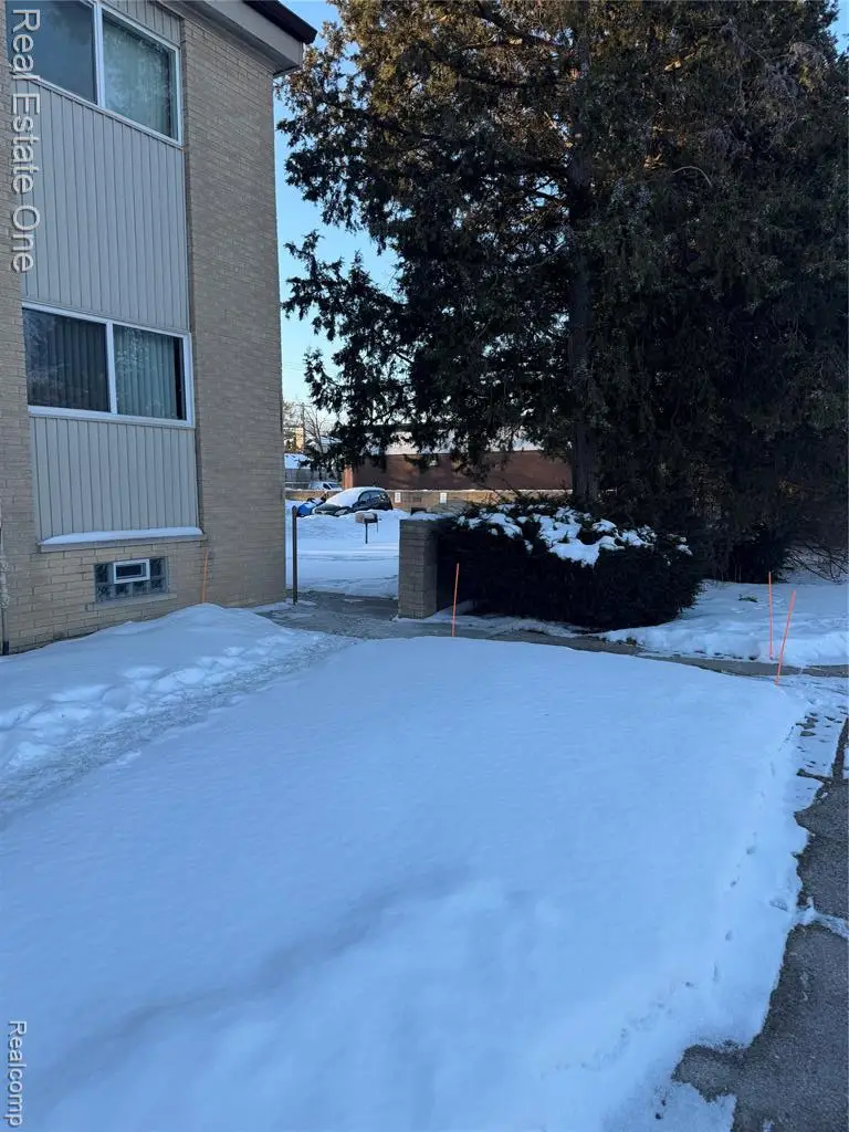 25835 Lahser #5, Southfield, MI  - #3