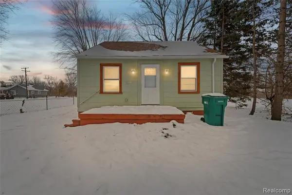 7315 Hollywood, Romulus, MI 