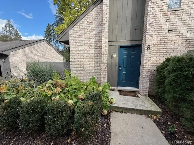 41350 N Woodward #8, Bloomfield Hills, MI  - #2
