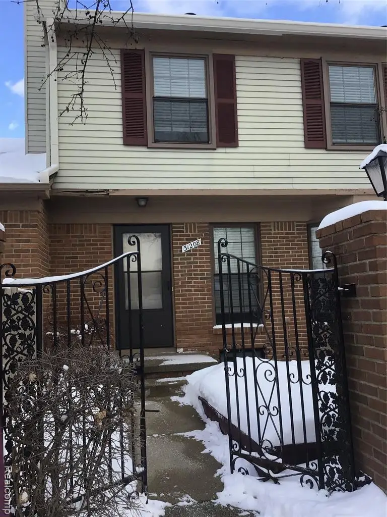 31208 Country, Farmington Hills, MI  - Image #2