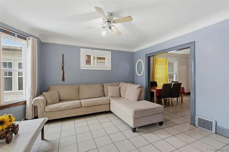 7098 Lafayette, Detroit, MI  - Image #3