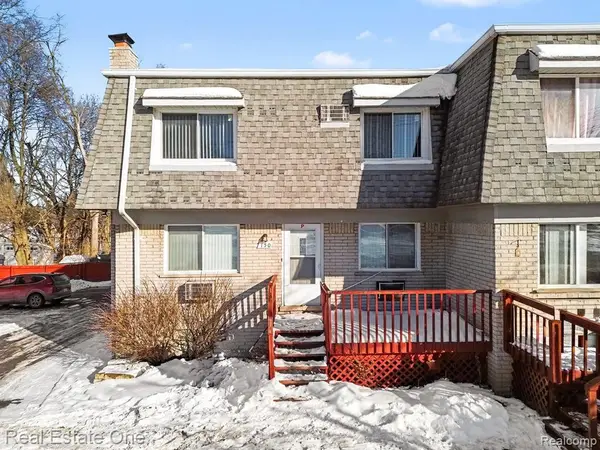 150 Ladd, Walled Lake, MI 