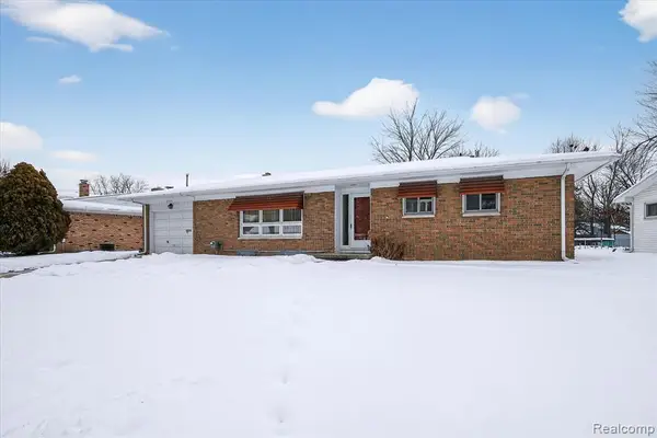 3723 Weger, Lansing, MI 