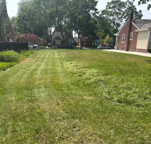 2206 N Connecticut, Royal Oak, MI 