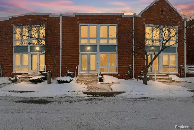 325 E Crescent #17, Detroit, MI 48207 - Image #1