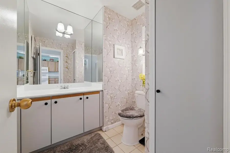 325 E Crescent #17, Detroit, MI 48207 - Image #3