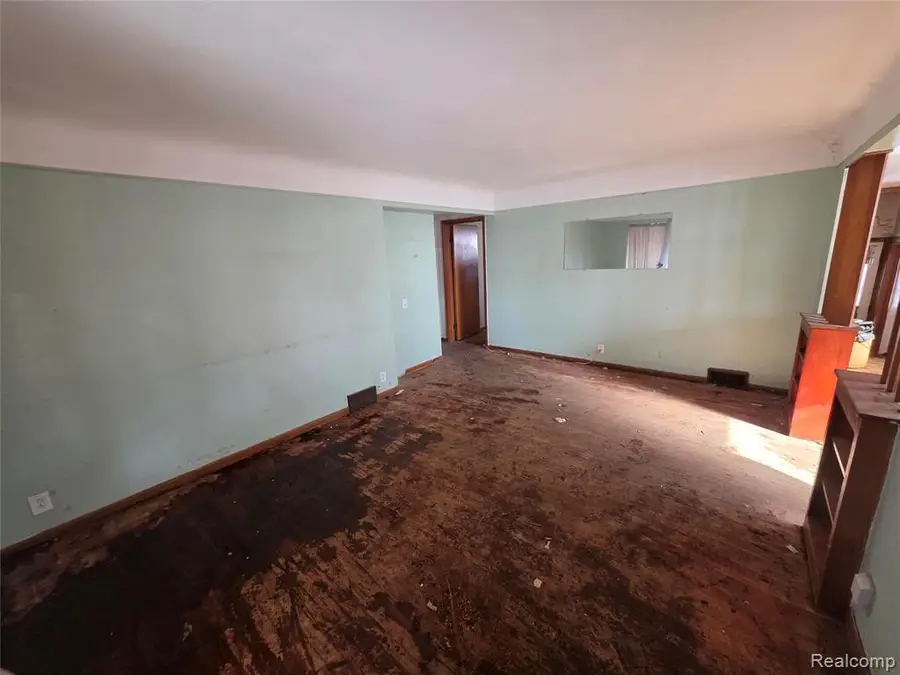 9130 Kinloch, Redford, MI  - #3