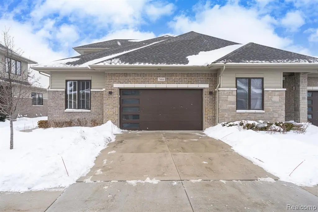 7484 Gramercy, West Bloomfield, MI  - Image #1