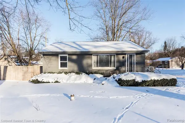 4383 Green Lake, West Bloomfield, MI 48323
