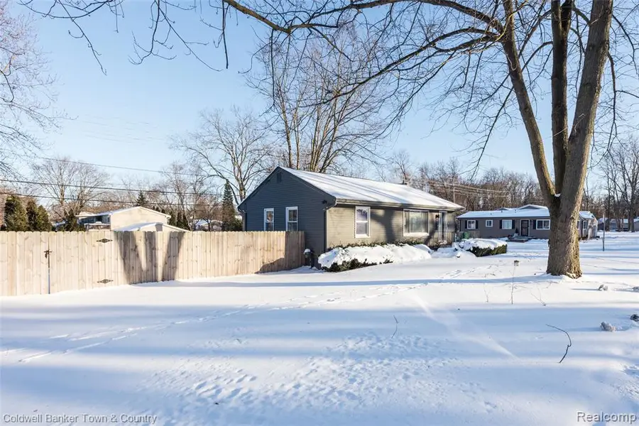 4383 Green Lake, West Bloomfield, MI 48323 - #2