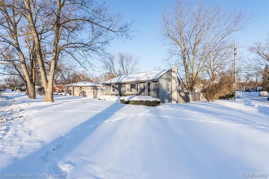 4383 Green Lake, West Bloomfield, MI 48323 - #3