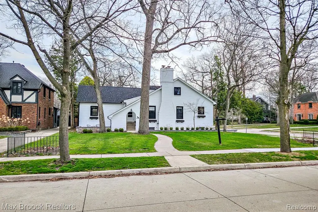 93 Oakdale, Pleasant Ridge, MI 48069 - #1