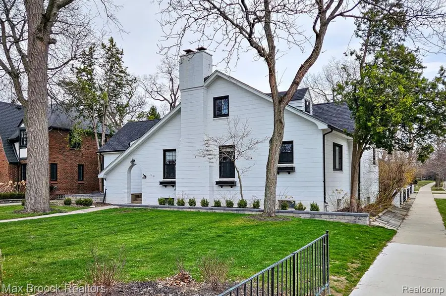 93 Oakdale, Pleasant Ridge, MI 48069 - #2