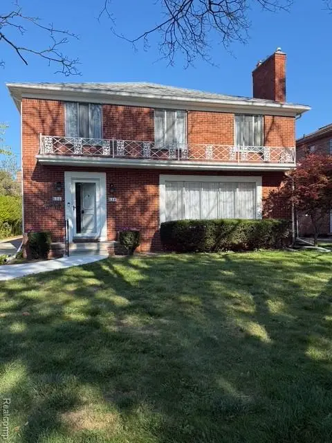 836 Harcourt, Grosse Pointe Park, MI  - Image #1