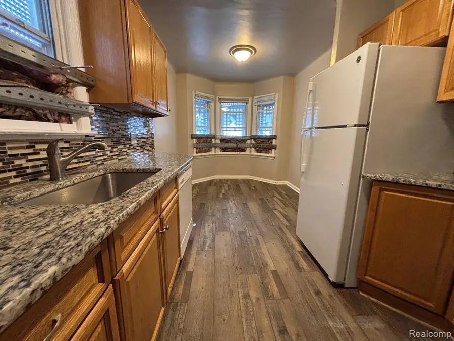 19381 Kenosha, Harper Woods, MI  - Image #3