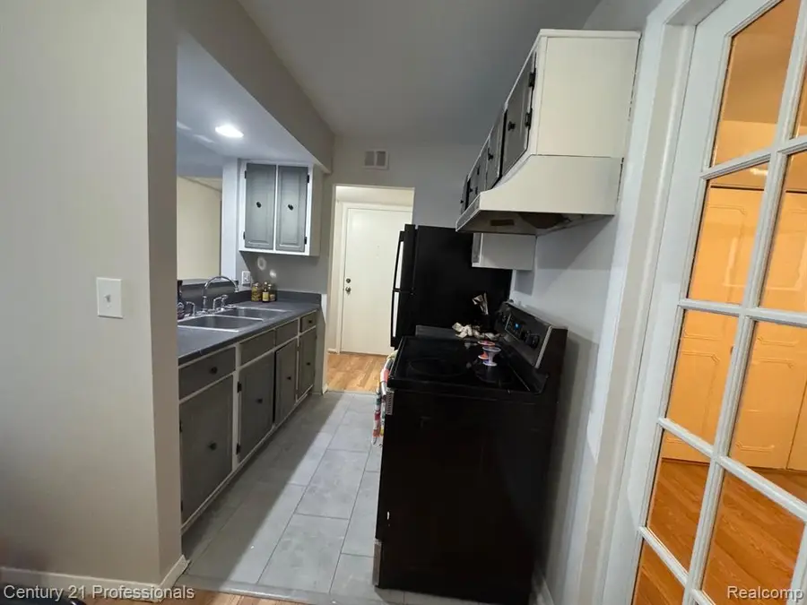 966 Bloomfield Village #G, Auburn Hills, MI  - #3