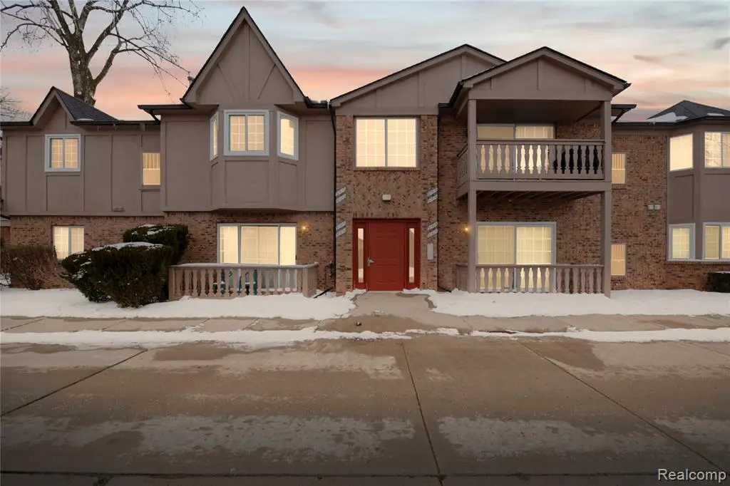 30606 Oakridge Manor #4, Roseville, MI  - Image #1