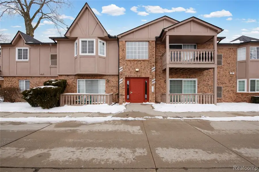 30606 Oakridge Manor #4, Roseville, MI  - Image #2