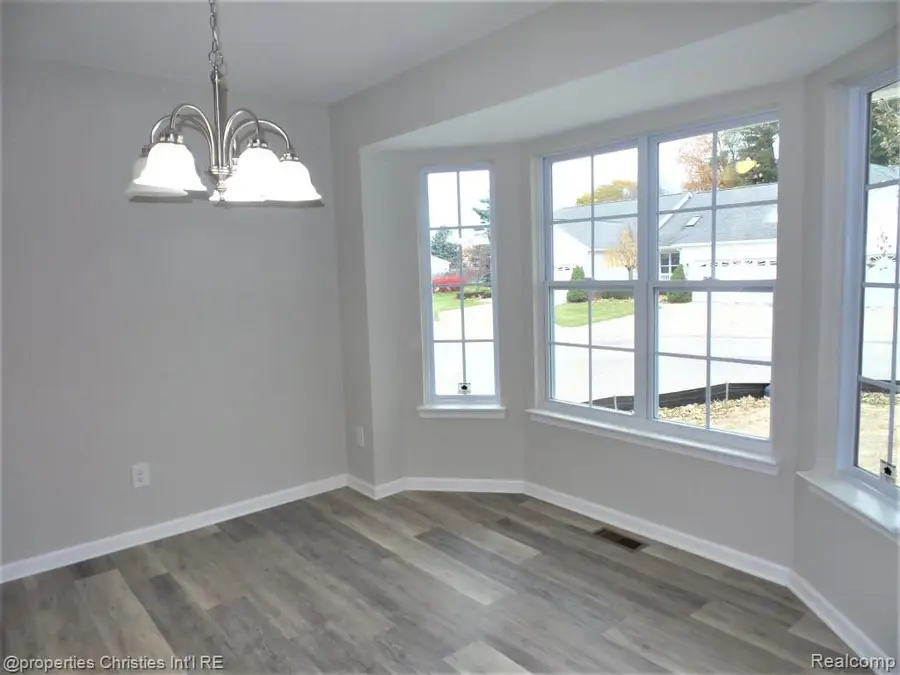 826 Nelsons Ridge #21, Howell, MI 48843 - Image #3