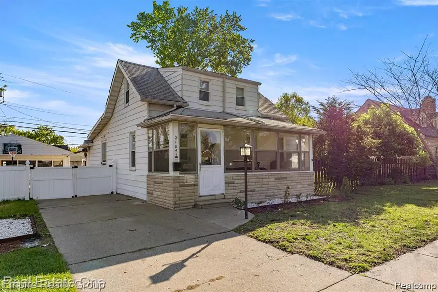21047 Outer, Dearborn, MI  - Image #3