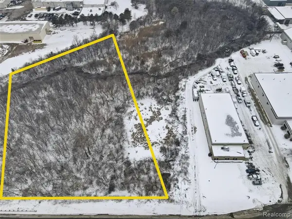 000 Powell, Romeo, MI 48065