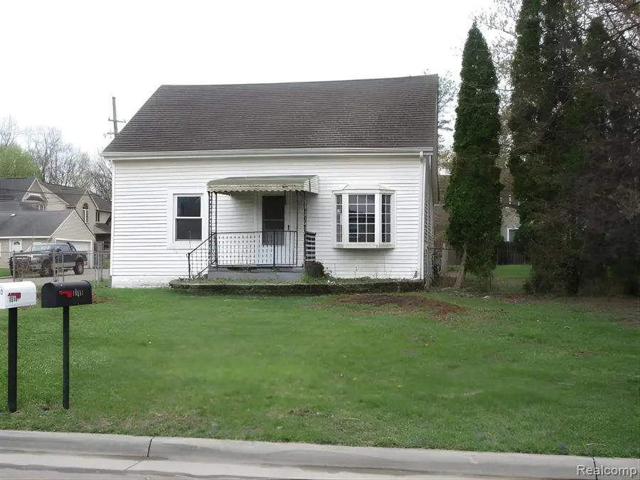 18841 Lathers, Livonia, MI 48152 - #2