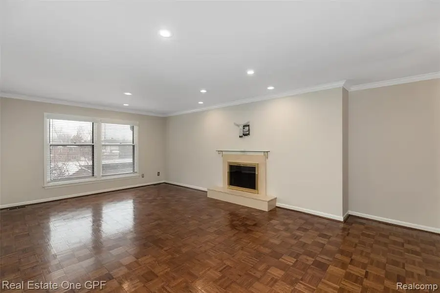 1750 Vernier #22, Grosse Pointe Woods, MI  - Image #2