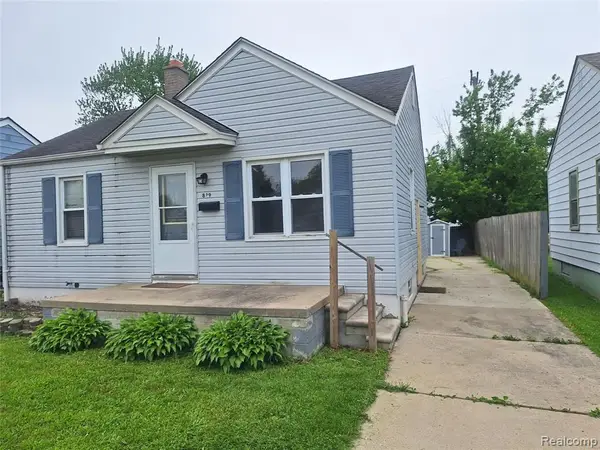829 Hudson, Wyandotte, MI 48192
