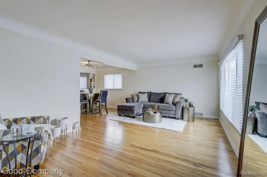 23530 Beverly, Oak Park, MI  - #3