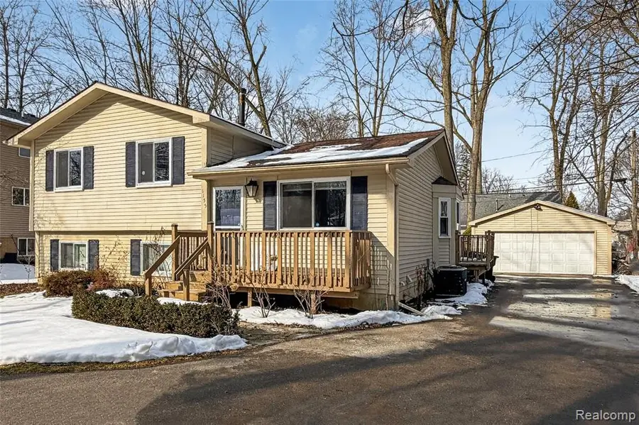 1155 Seabury, Lake Orion, MI  - #2