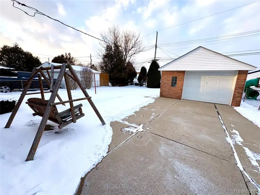 1618 Detroit, Lincoln Park, MI  - #3