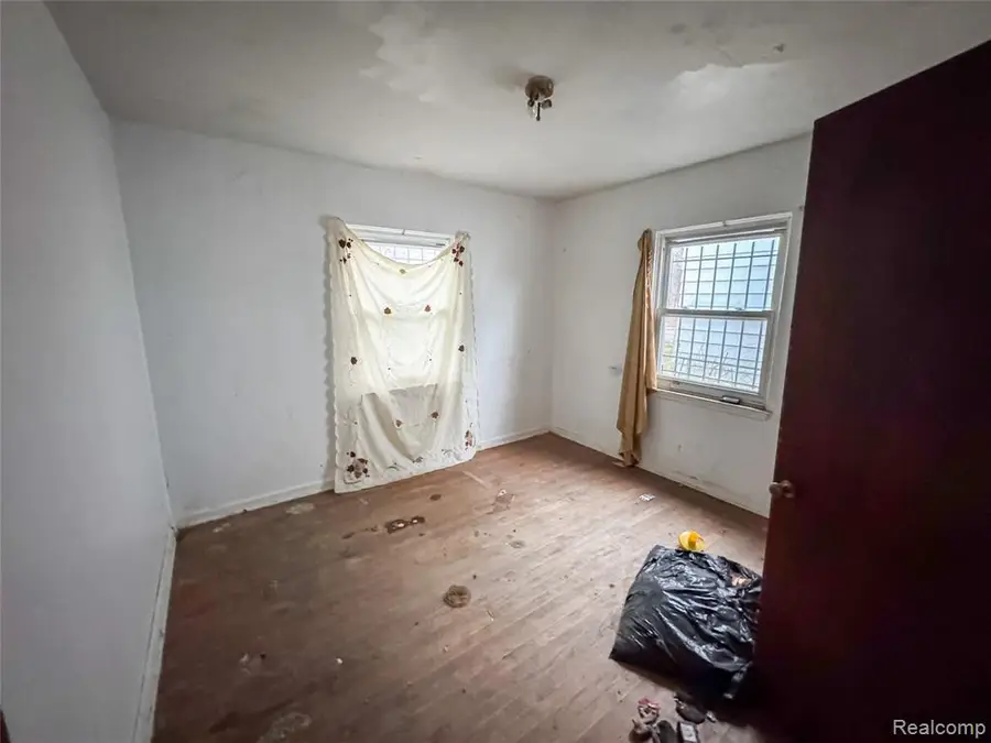 617 W Witherbee, Flint, MI  - #3