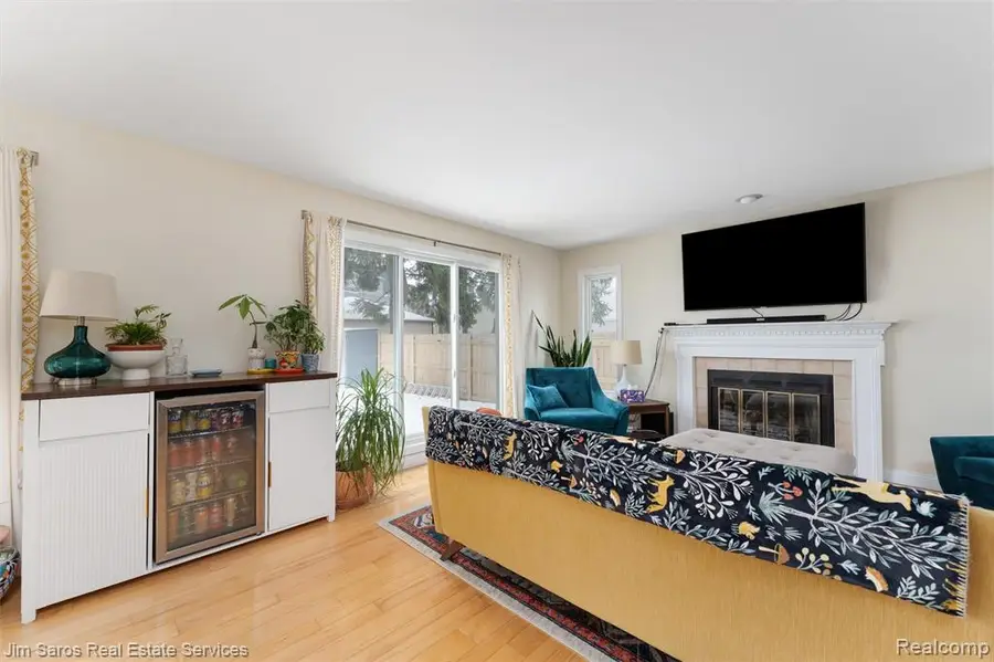 346 Mckinley, Grosse Pointe Farms, MI  - Image #2