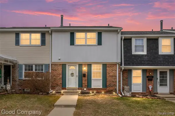 42146 Farragut, Northville, MI 