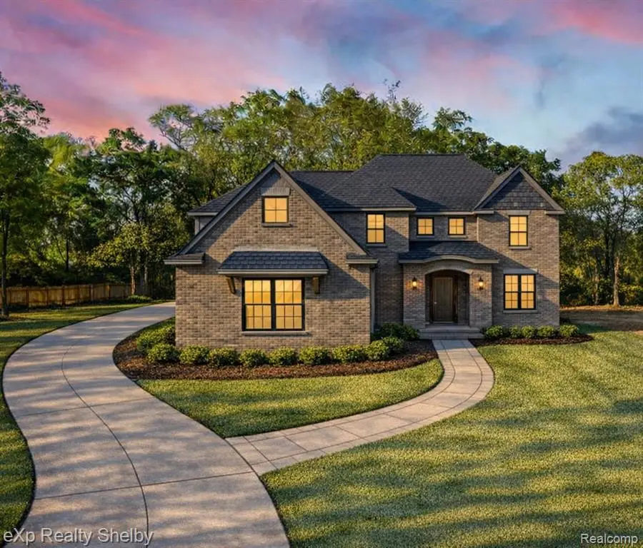 1051 E Avon, Rochester Hills, MI  - #1