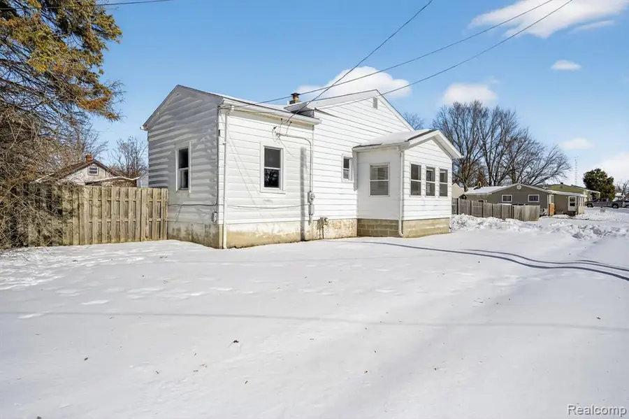 2221 Savoy, Burton, MI  - #3