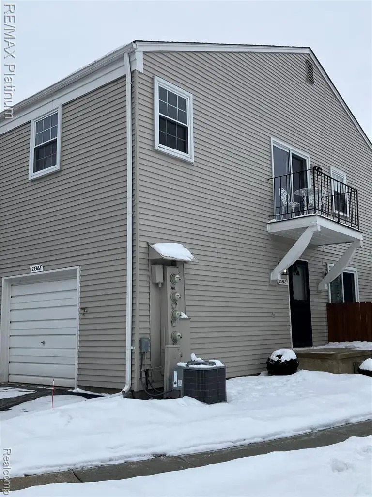 23588 N Rockledge, Novi, MI  - #1