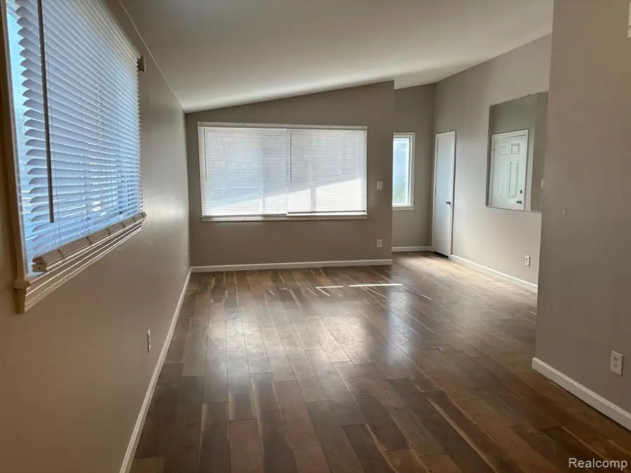 1333 E George, Hazel Park, MI 48030 - #2
