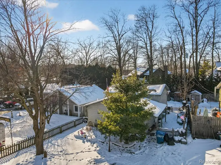 1324 Hendricks, Waterford, MI  - #3