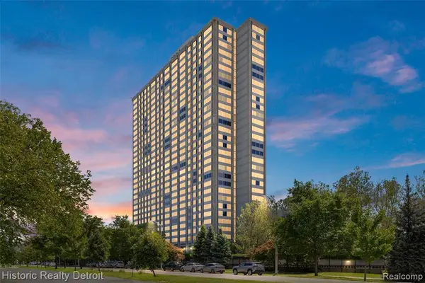 1300 E Lafayette #2407, Detroit, MI 48207