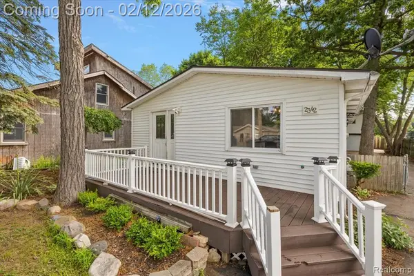 2342 Hartford, Waterford, MI 