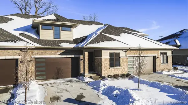 7477 Gramercy #17, West Bloomfield, MI 