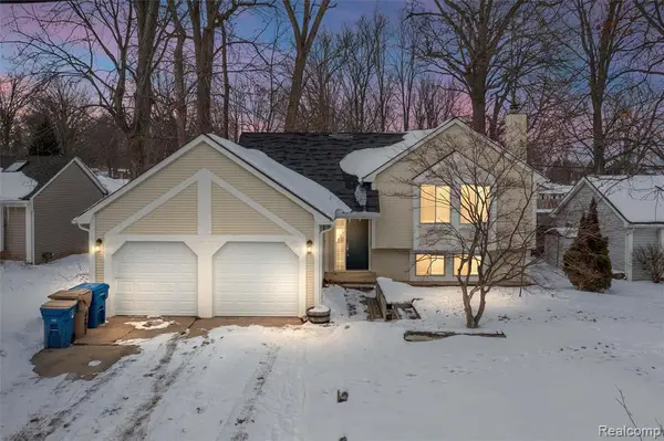 3640 Cass Elizabeth, Waterford, MI 