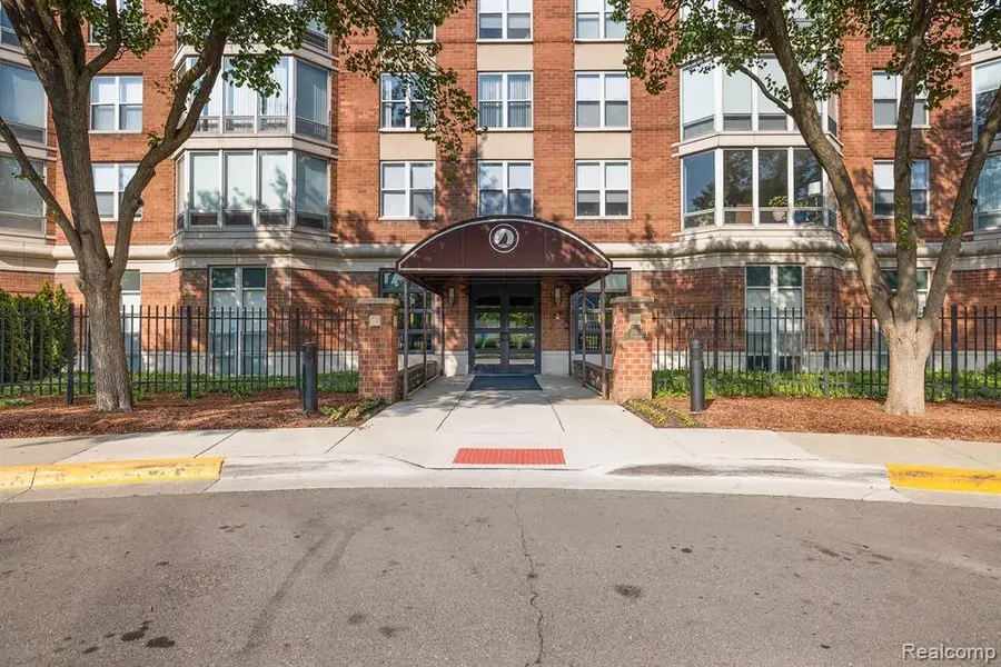 250 E Harbortown #1104, Detroit, MI  - Image #2