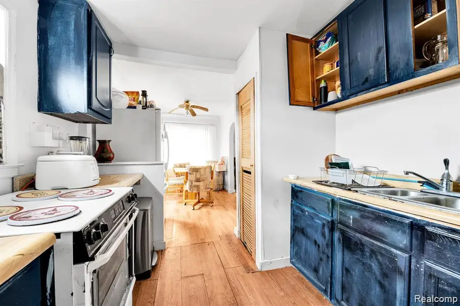 26330 N Ross, Inkster, MI  - #3