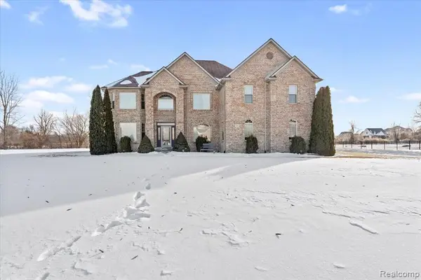 26035 Red Wood, New Boston, MI 